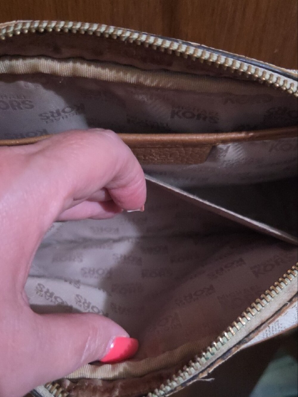 Michael Kors Cream and Brown Monogram Crossbody Bag - Picture 5 of 7